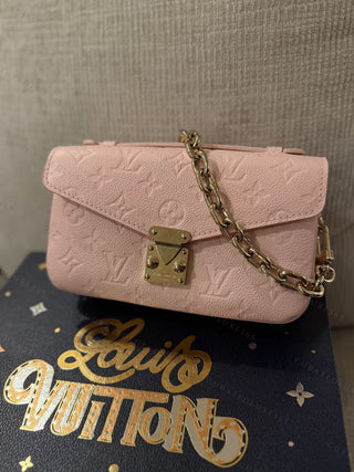 Louis Vuitton Pochette Métis